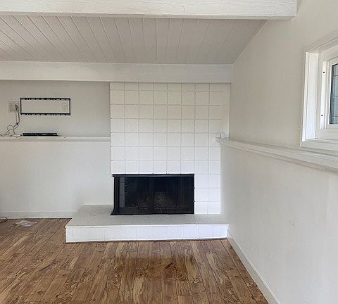 Large Living Room with Fireplace