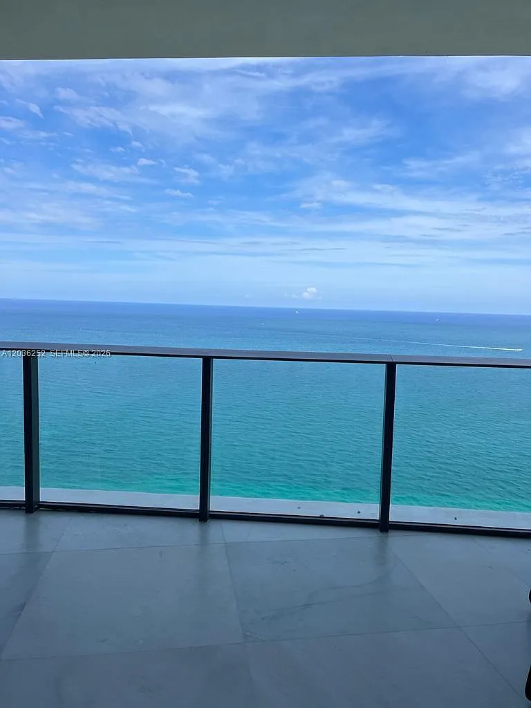 Ritz Carlton Residences — Photo 2
