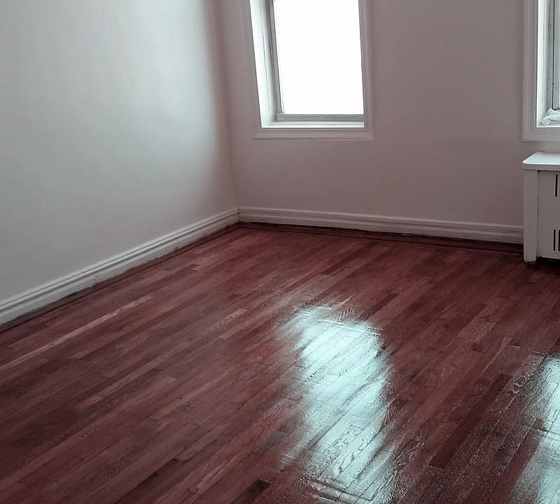 2nd image of 1221 College Ave APT 4