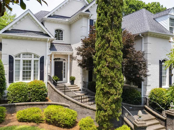 306 Lake Boone Trl, Raleigh, NC 27608