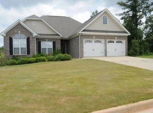 1405 Southwick Ln, Opelika, AL 36801