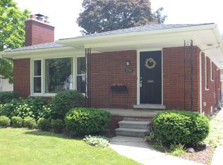 1750 Bradford Rd, Birmingham, MI 48009