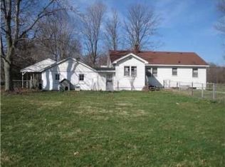 54728 Pear Rd, South Bend, IN 46628