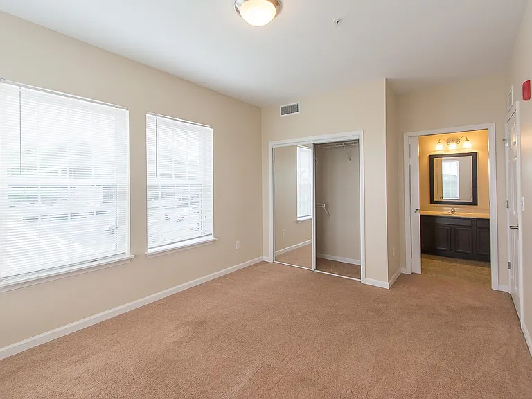 The Gateway Apartments — Photo 32