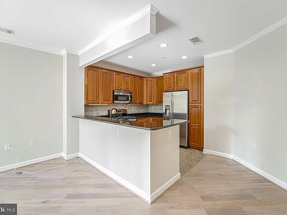 4th image of 400 Cameron Station Blvd APT 307