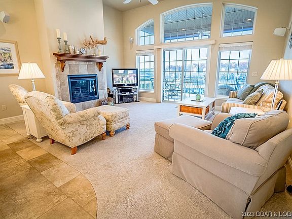 2nd image of 436 Lakeshore Dr