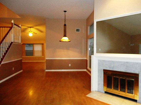 4th image of 1431 Thornwood Ln