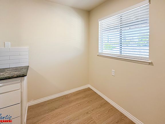 3rd image of 411 Clifton Ave #4