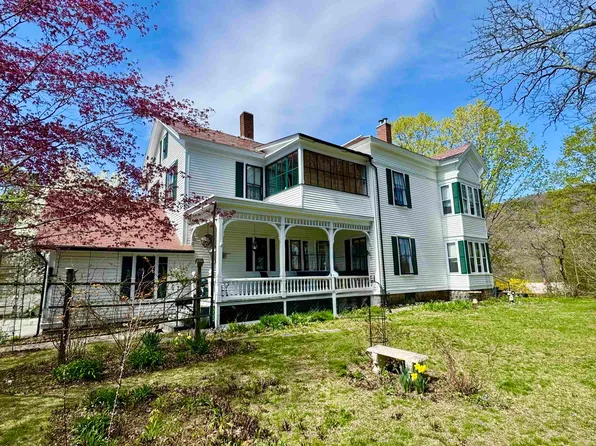 25 Westminster Terrace, Rockingham, VT 05101