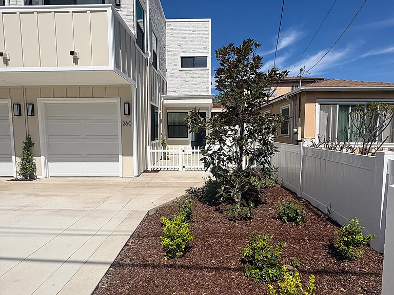 260 Donax Ave — Photo 1