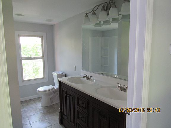 full bath with laundry