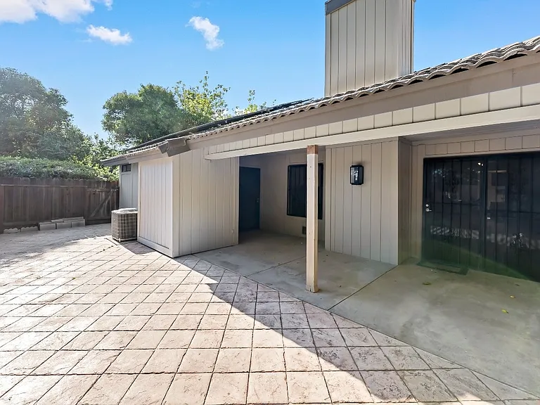 1592 Tollhouse Ln — Photo 12