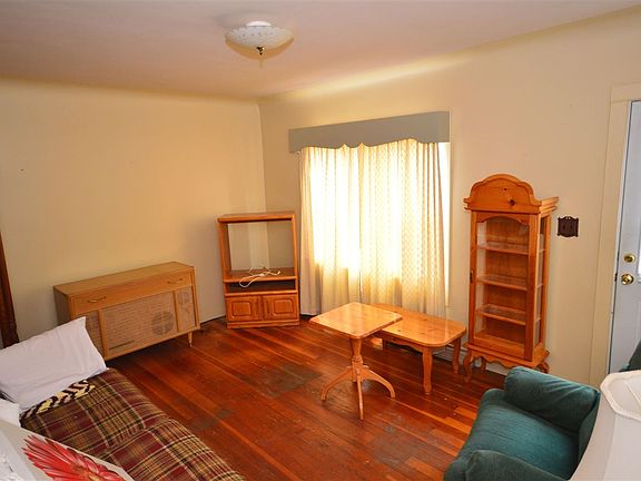 5th image of 500 Hemlock St