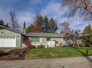 2547 Cedar Links Dr, Medford, OR