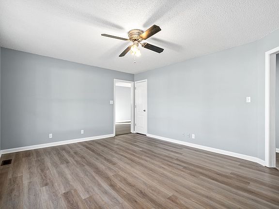 2nd image of 725 Princeton Cir