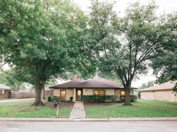 2409 Green Oaks St, Denton, TX 76209
