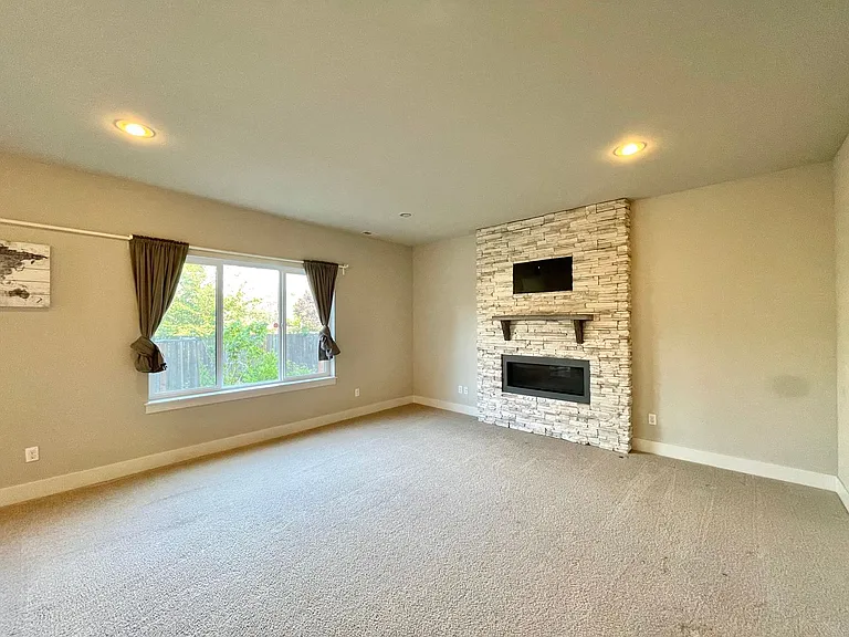 1525 184th St SW — Photo 6