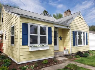 826 25th St NE, Cedar Rapids, IA 52402