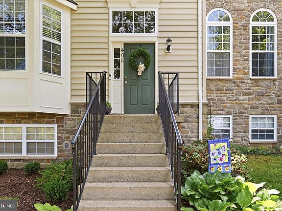 4th image of 405 Leeds Ridge Ct