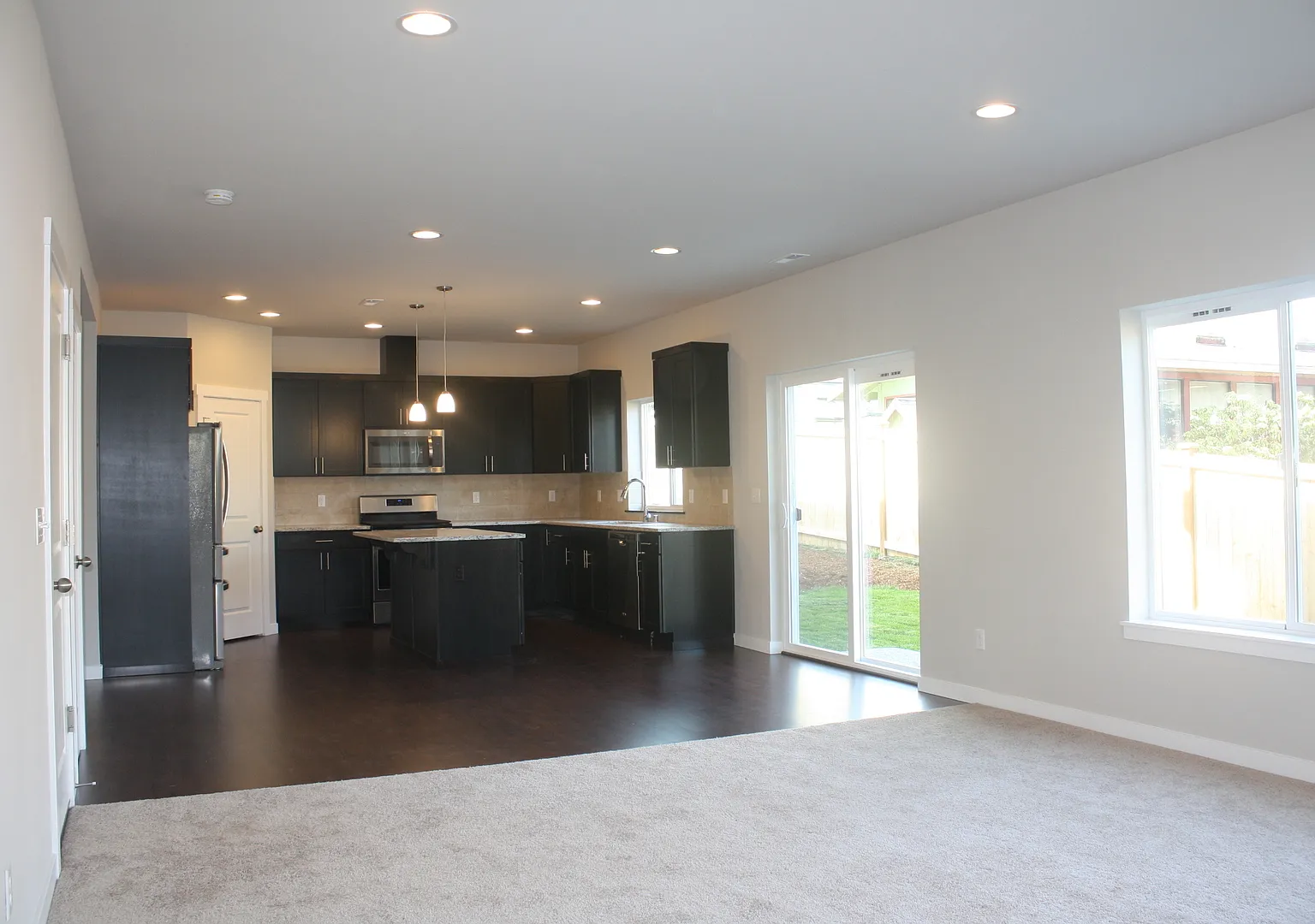 4 bdrm 2.5 bath PLUS a den/office on main, Newer home (2018), Tankless H20 heater, Upgrades galor... — Photo 4