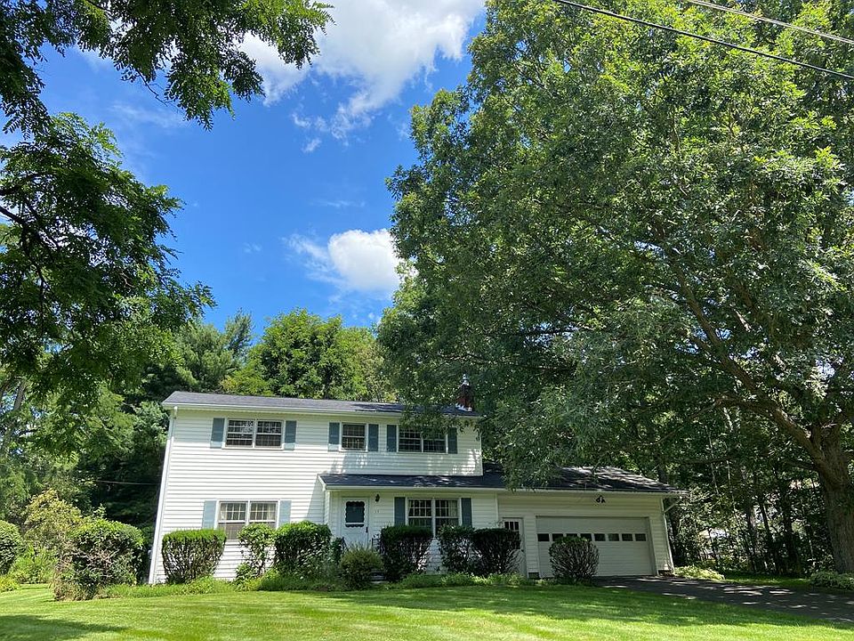 1st image of 17 Churchill Pl