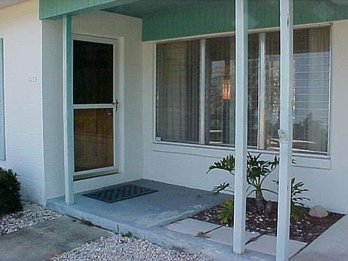 4th image of 1239 Lawrence Ave