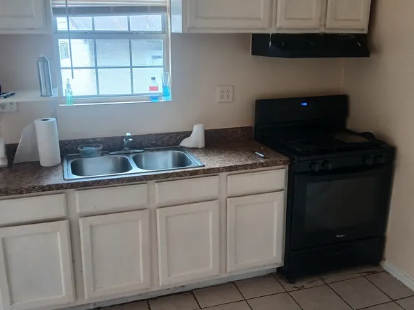 210 N Estelle St #2, Houston, TX 77003