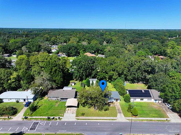 3rd image of 922 Montclair Rd