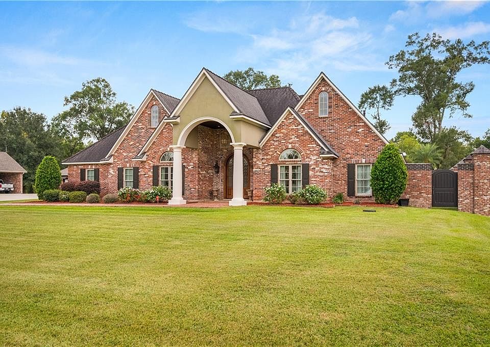 1st image of 353 Gentry Rd