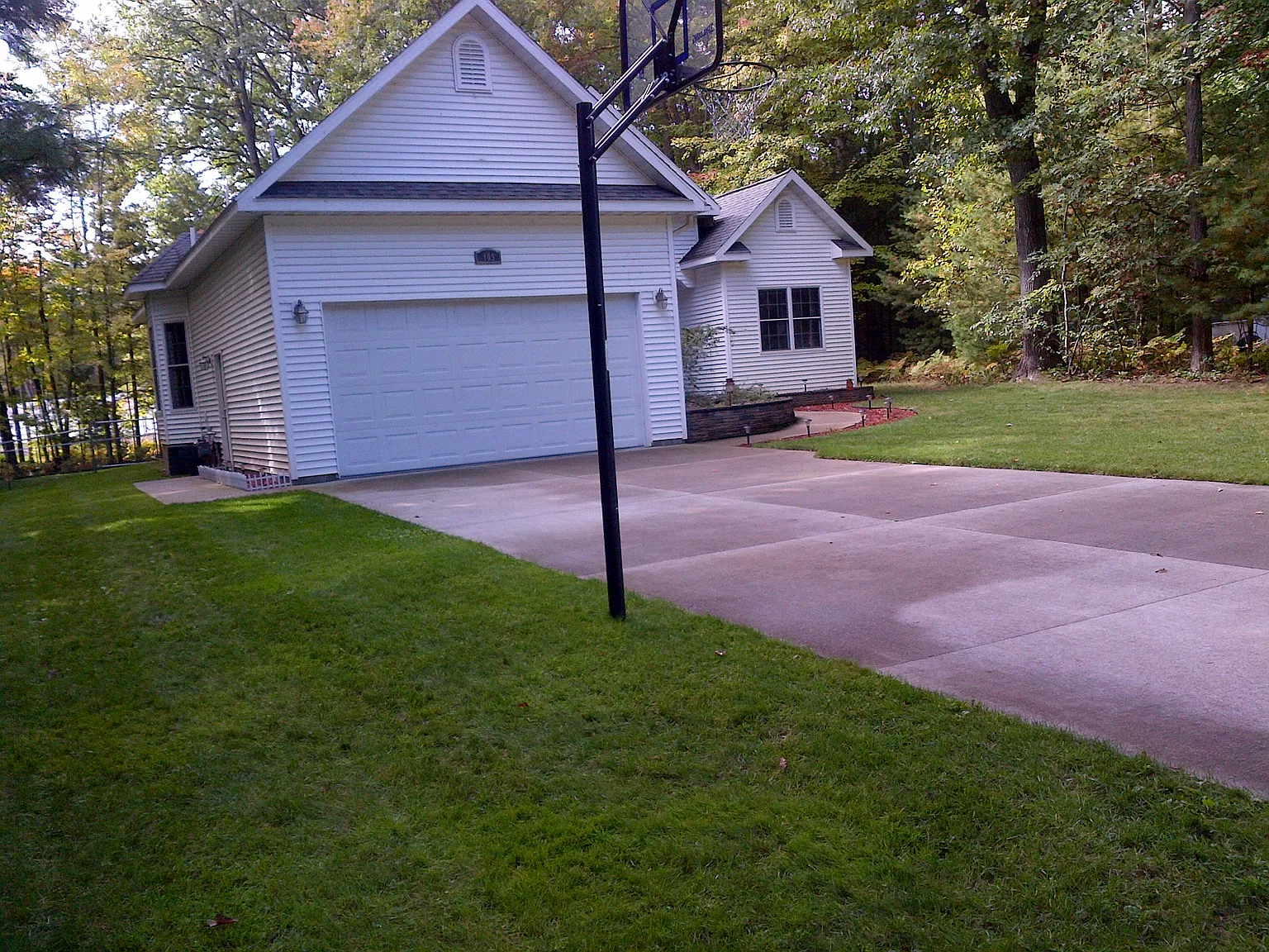 3 bed, 1468 sqft, $1,990 — Photo 2