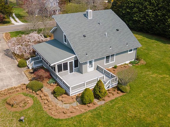 3rd image of 690 New England Rd