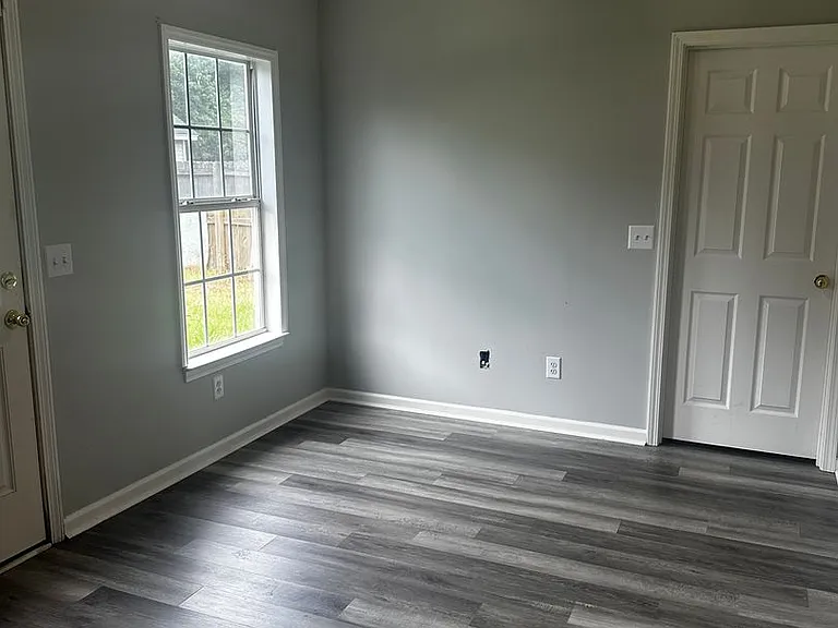 1426 Pinethicket Dr — Photo 4