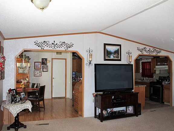 5th image of 616 Five Lakes Dr