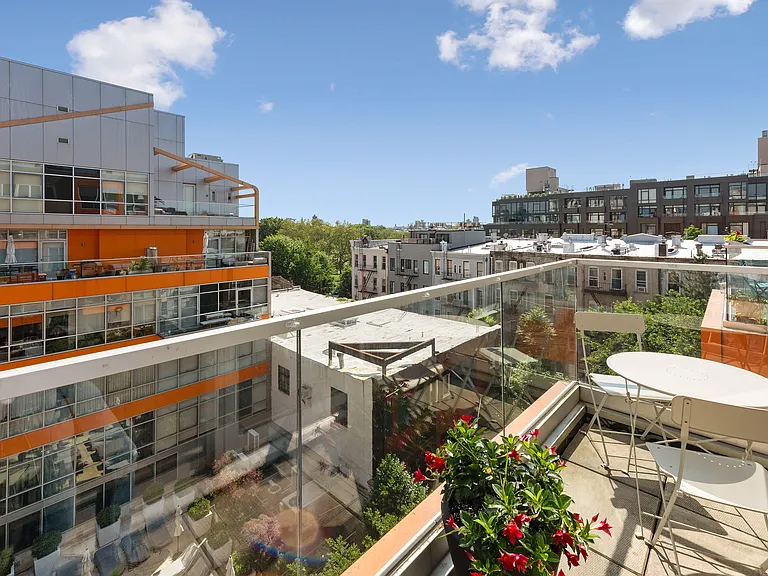 135 N 11th St #5G — Photo 6