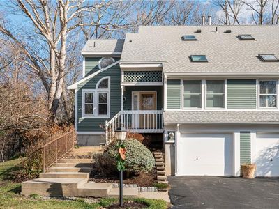 5570 Post Rd APT 10, East Greenwich, RI, 02818