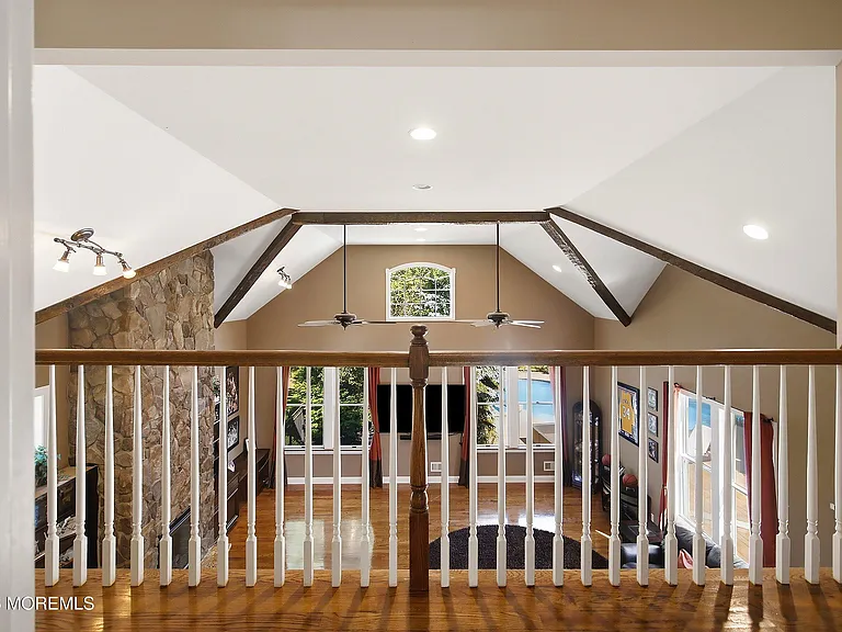39 Hilltop Rd — Photo 42
