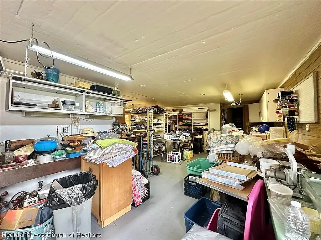 2 bed, 1040 sqft, $950 — Photo 3