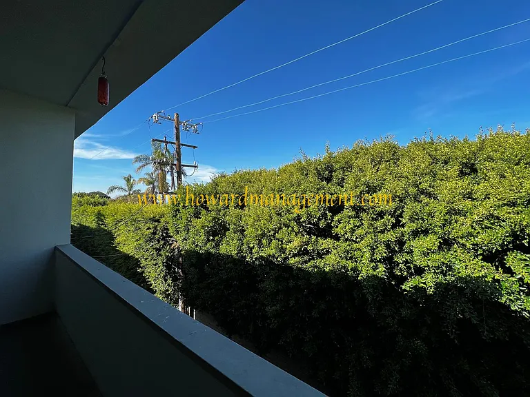 537 San Vicente — Photo 24