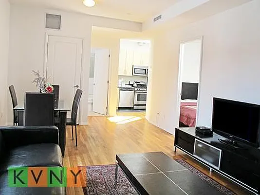 Rented by KVNY Soho | media 25