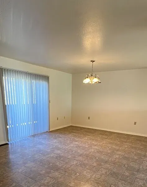 3 bed, 2.5 bath, 1455 sqft, $1,809 — Photo 3