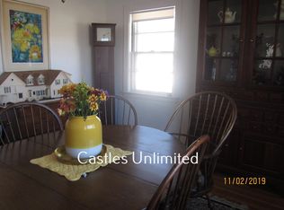 47 Farquhar Rd, Newtonville, MA 02460