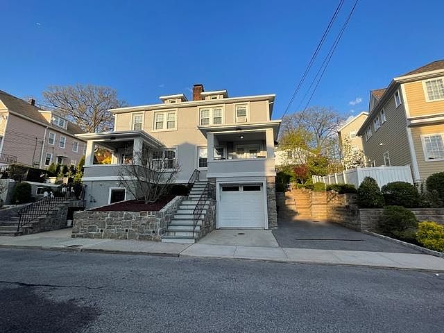 1st image of 144 Wallace St #1