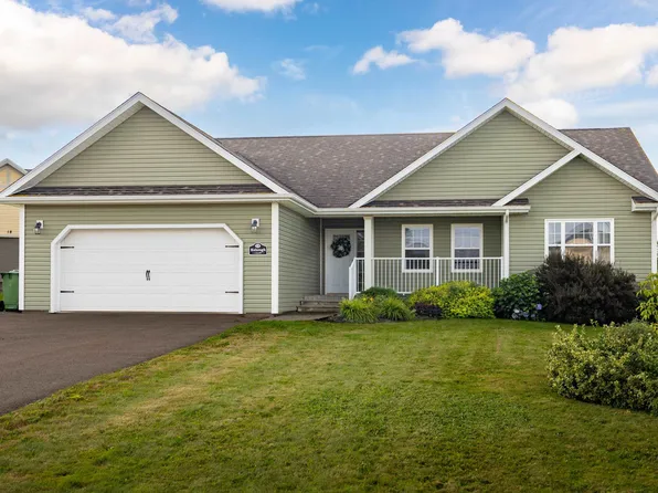 19 Kehough Ct, Cornwall, PE C0A 1H5
