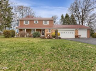 1035 Skyview Dr, Milton, PA