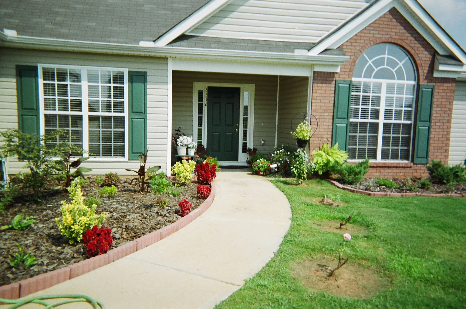 5516 Katherine Village Dr photo 1