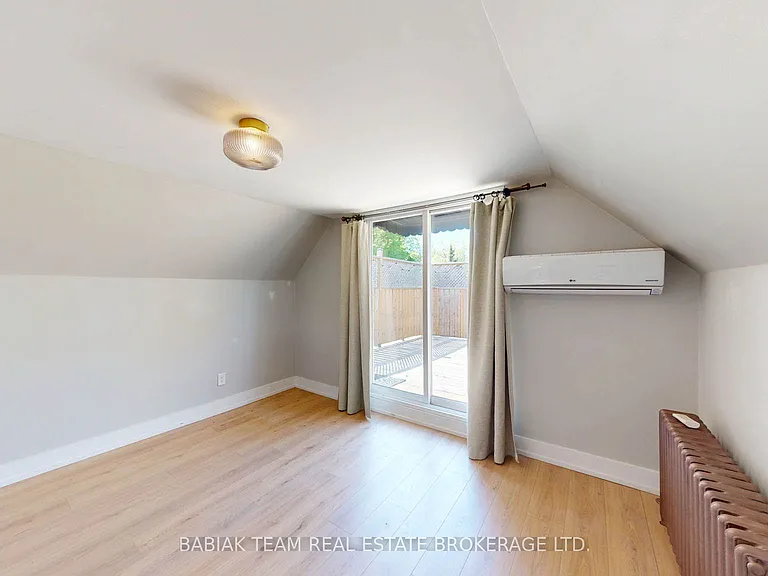40 Alexander St — Photo 39