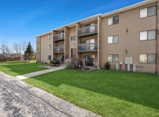 645 Virginia Rd APT 224, Crystal Lake, IL 60014