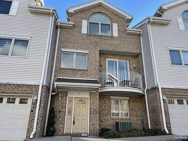 1st image of 630 Valley Brook Ave Unit 12