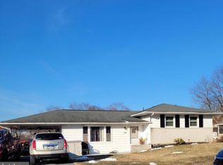 680 Colleen Dr, Harrisburg, PA 17109