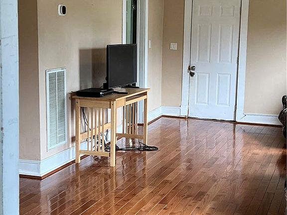 5th image of 14 B Ave